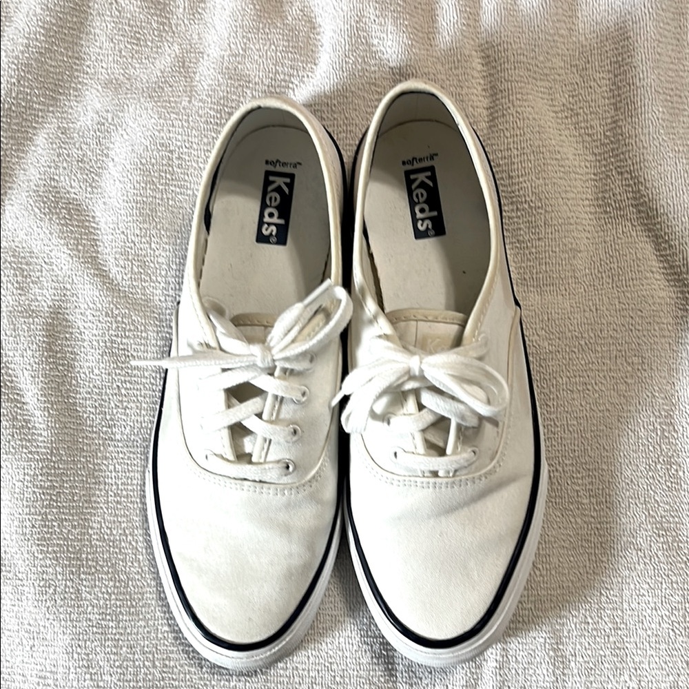 Keds size 8 women’s spot terra white